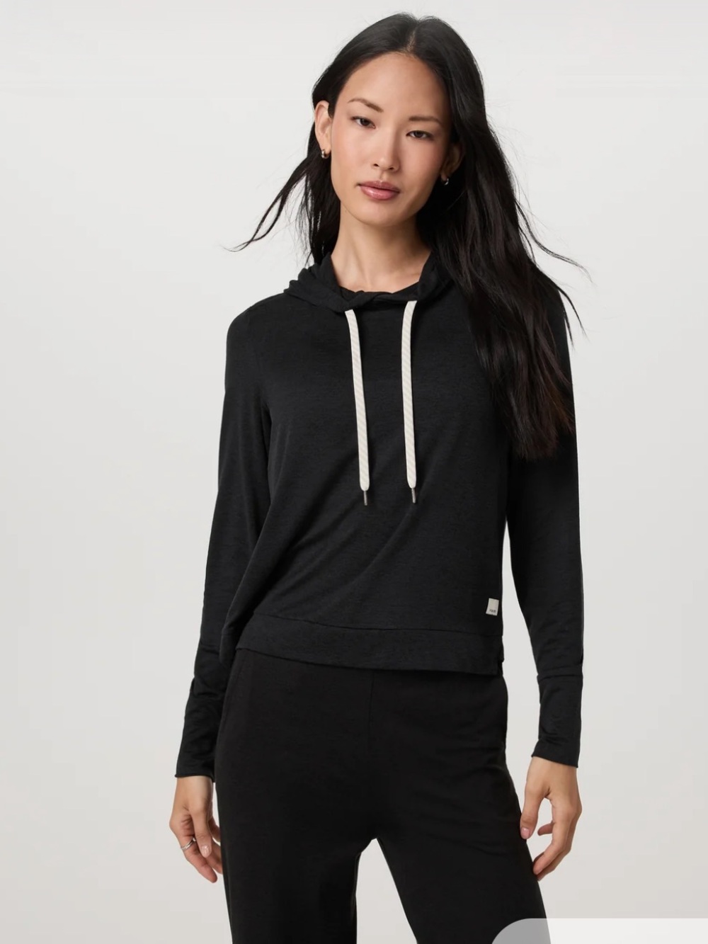 Vuori halo black essential hoodie